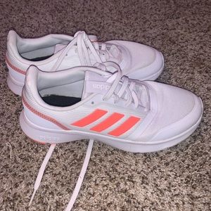 NWOT adidas tennis shoes